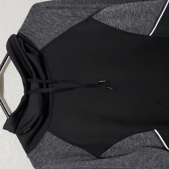 Avia Sweater, Color Black and Gray, SIze L - Picture 11 of 15